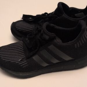Adidas Swift Run Sneakers